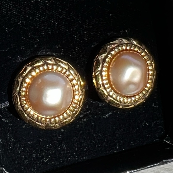 CHANEL 1980s 24K gold plated vintage clip-on earrings - Picture 7 of 14
